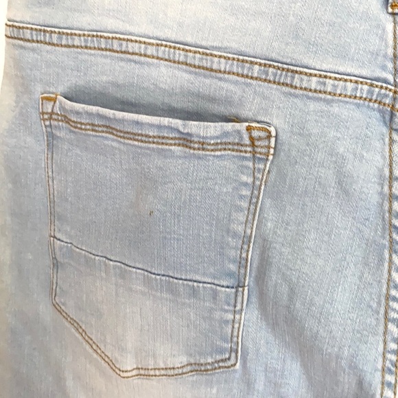 Denim&Co. light blue shorts, Size 36 waist, NWT - Picture 4 of 6